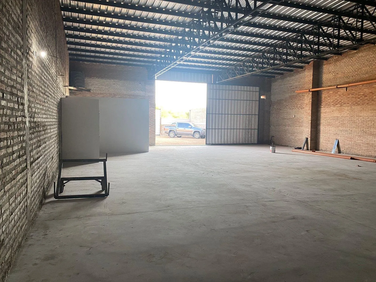Venta nave industrial-comercial a estrenar en Los Boulevares