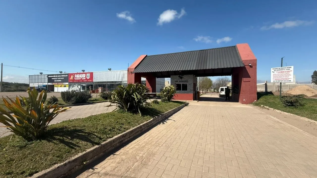 LOTES EN VENTA Listos para construir de 650m2 EN BARRIO CERRADO SAN FRANCISCO -...