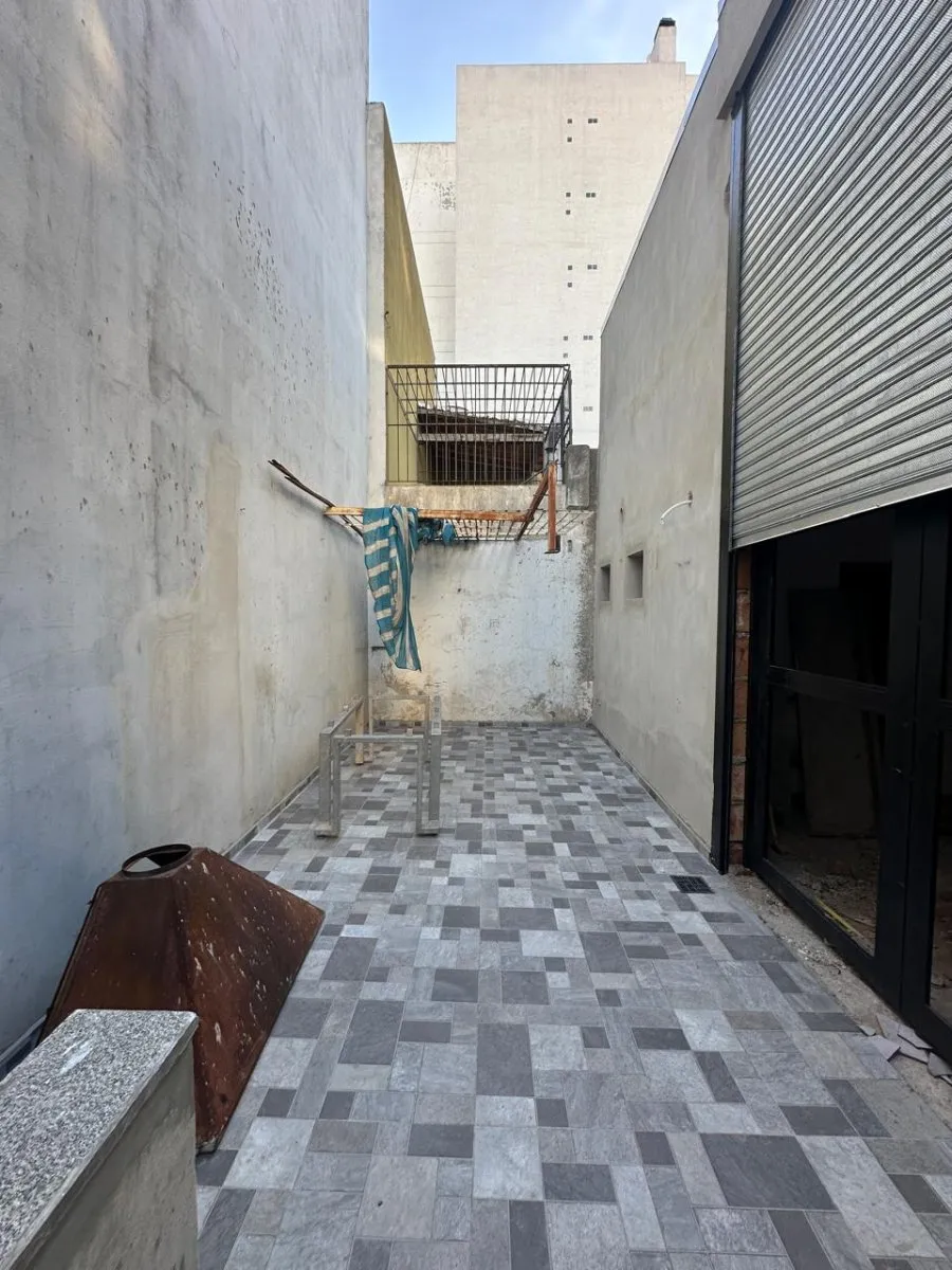 Se vende salón en barrio San Martin a media cuadra de la castro barro