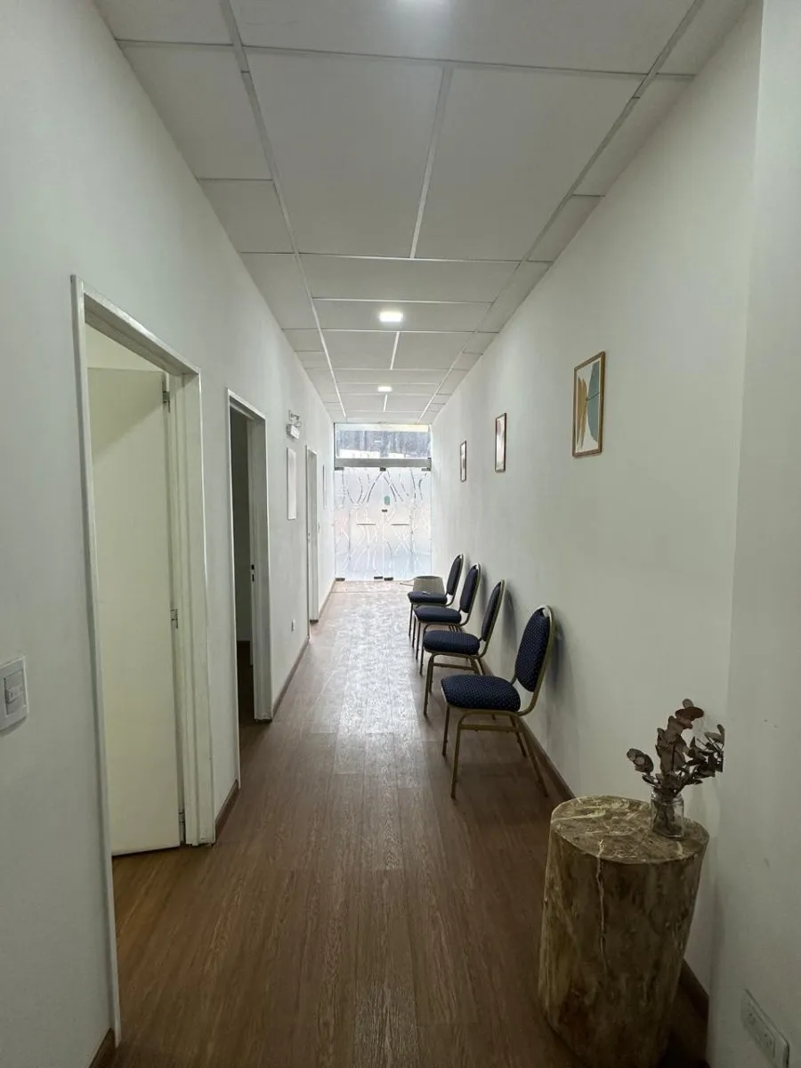 Se alquila oficina zona parque Sarmiento - terminan de ómnibus