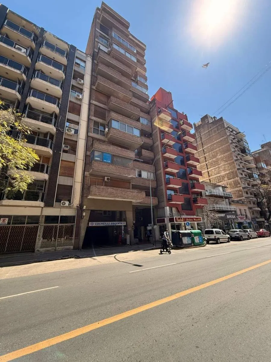 ALQUILER DE COCHERA EN BARRIO CENTRO
