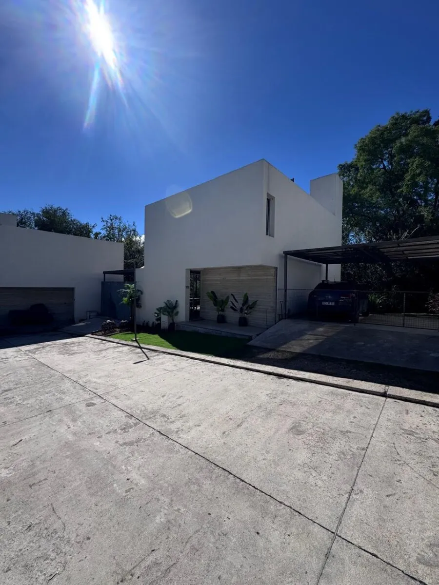 Se alquila Casa Amoblada o sin amoblar  de 3 Dorm. en Housing Zona Norte