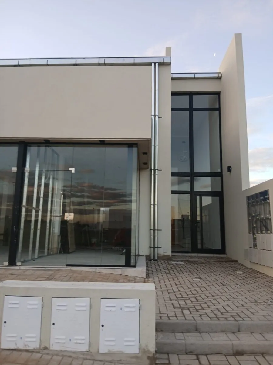 ALQUILER OFICINA COMERCIAL DOCTA ETAPA 3