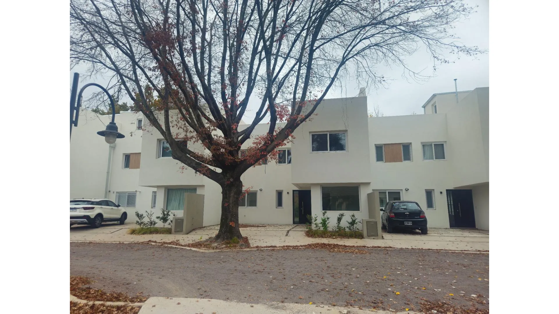Venta casa Townhouse 5 ambientes Complejo cerrado San Isidro