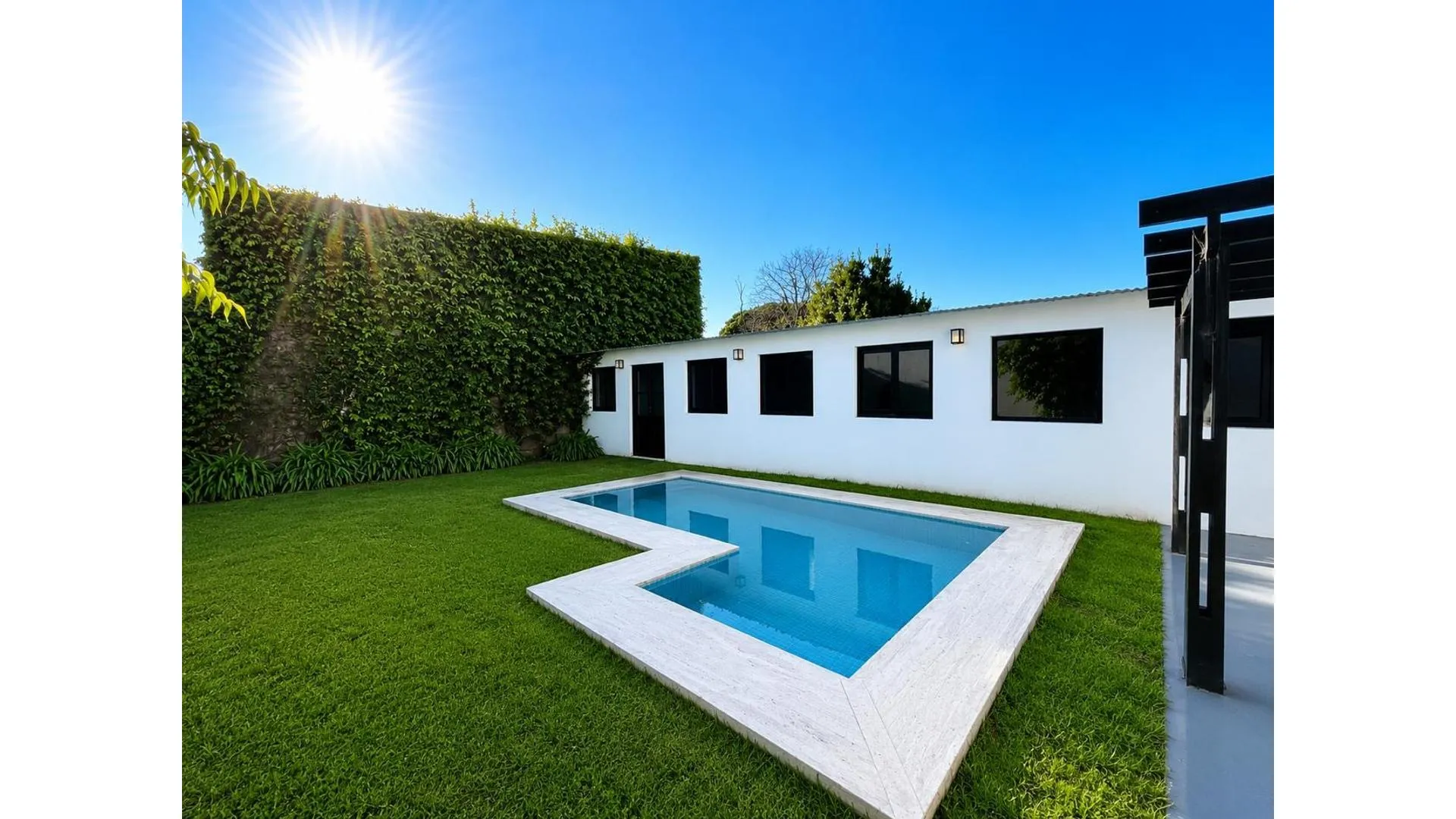 Casa 3 amb Reciclada Cochera, lote y piscina. Los Pinares