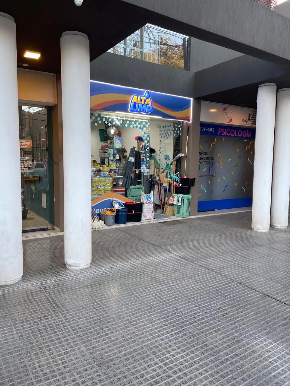 Alta Cordoba- Local nuevo 40ms2 con Escritura y Excelente Renta!