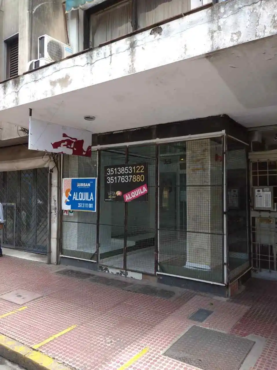 VENDO LOCAL CENTRO SOBRE TUCUMAN EXCELENTE ZONA COMERCIAL