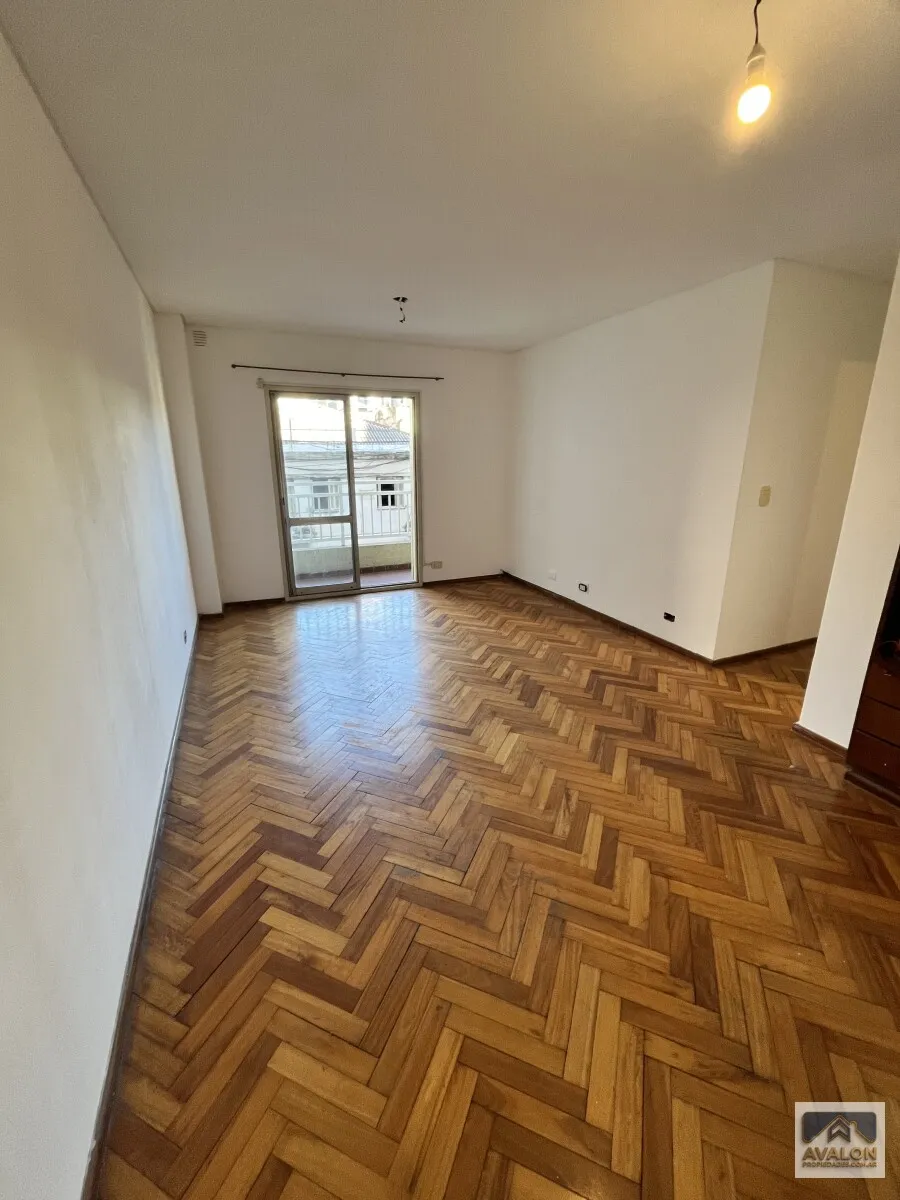 Departamento  Venta -3 Dormitorios -  Cocina - Lavadero - Urquiza 1300- Balcon-...