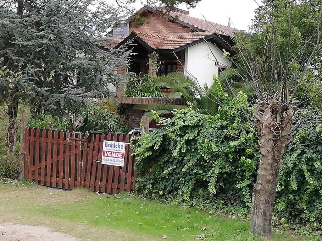 Vendo Chalet + Departamento En Gesell con gas natural!!!