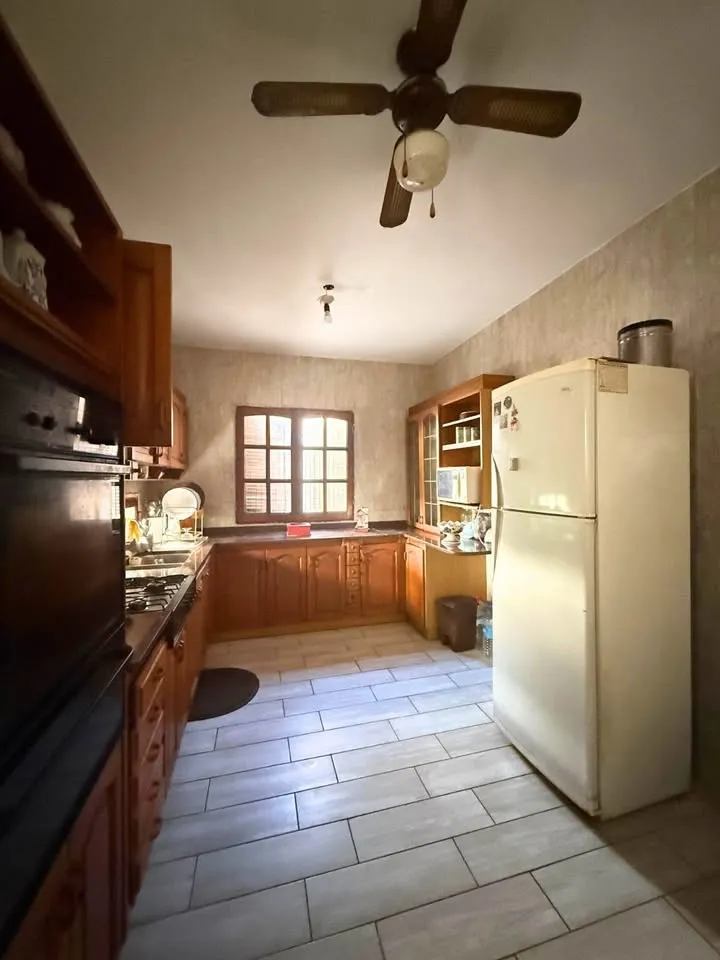 OPORTUNIDAD Casa 2 Plantas salida a dos calles