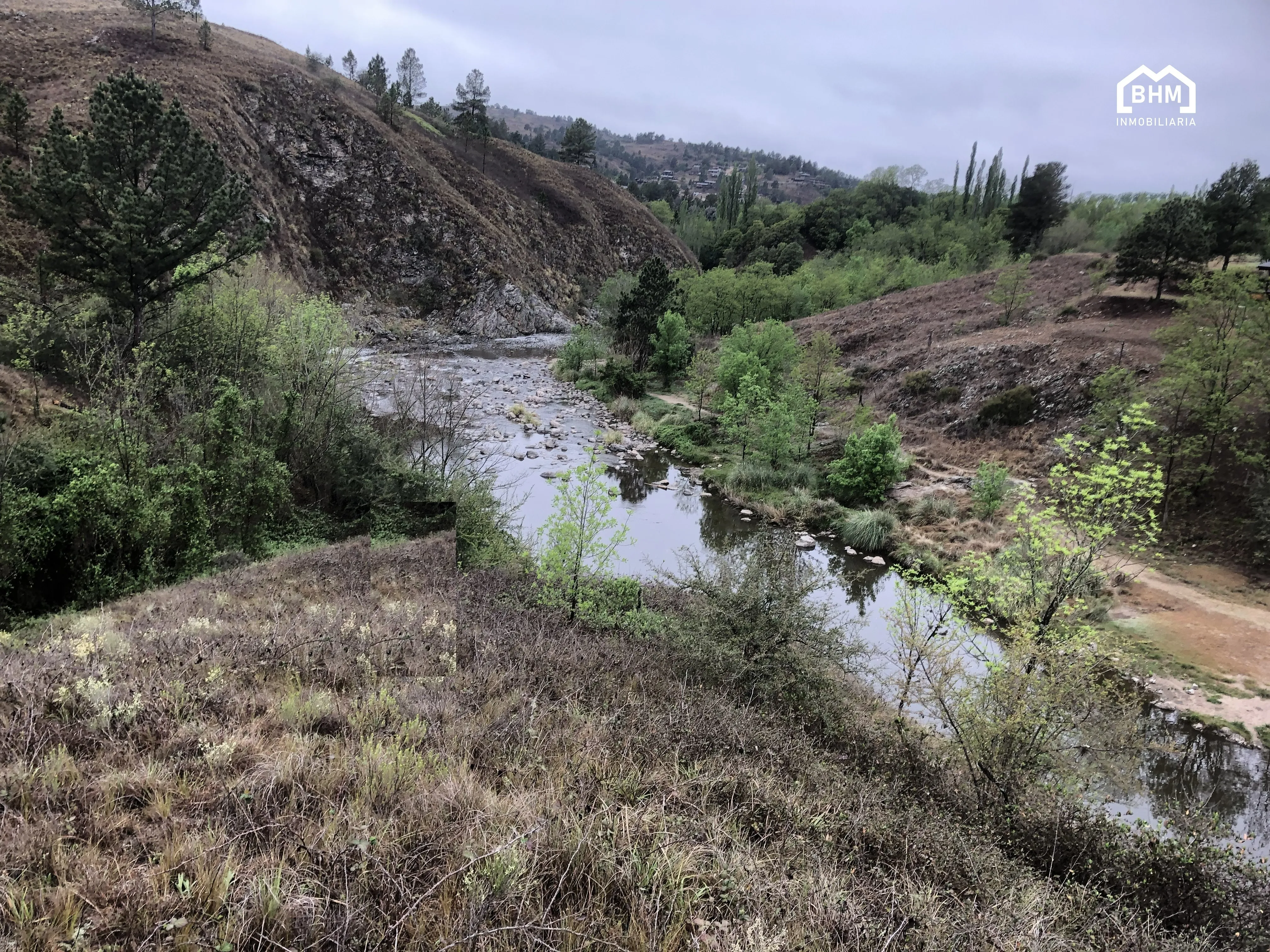 TERRENO CON COSTA EL RIO EL DURAZNO 1,5 HECTAREAS EN VENTA CON ESCRITURA