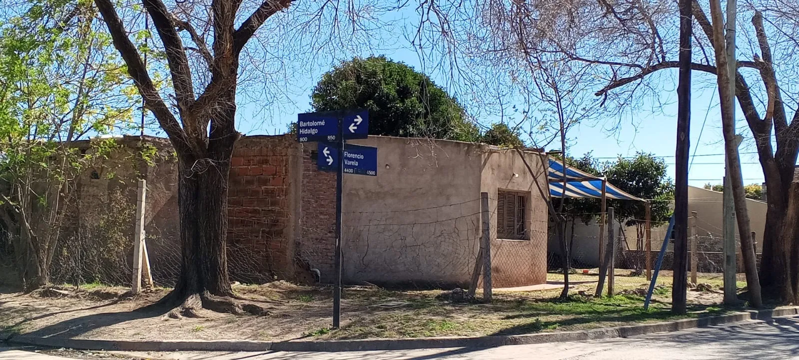 Fabiana Toloza -  VENTA - TERRENO en ESQUINA - B° Pque Liceo 2da Sc   UDS. 50000