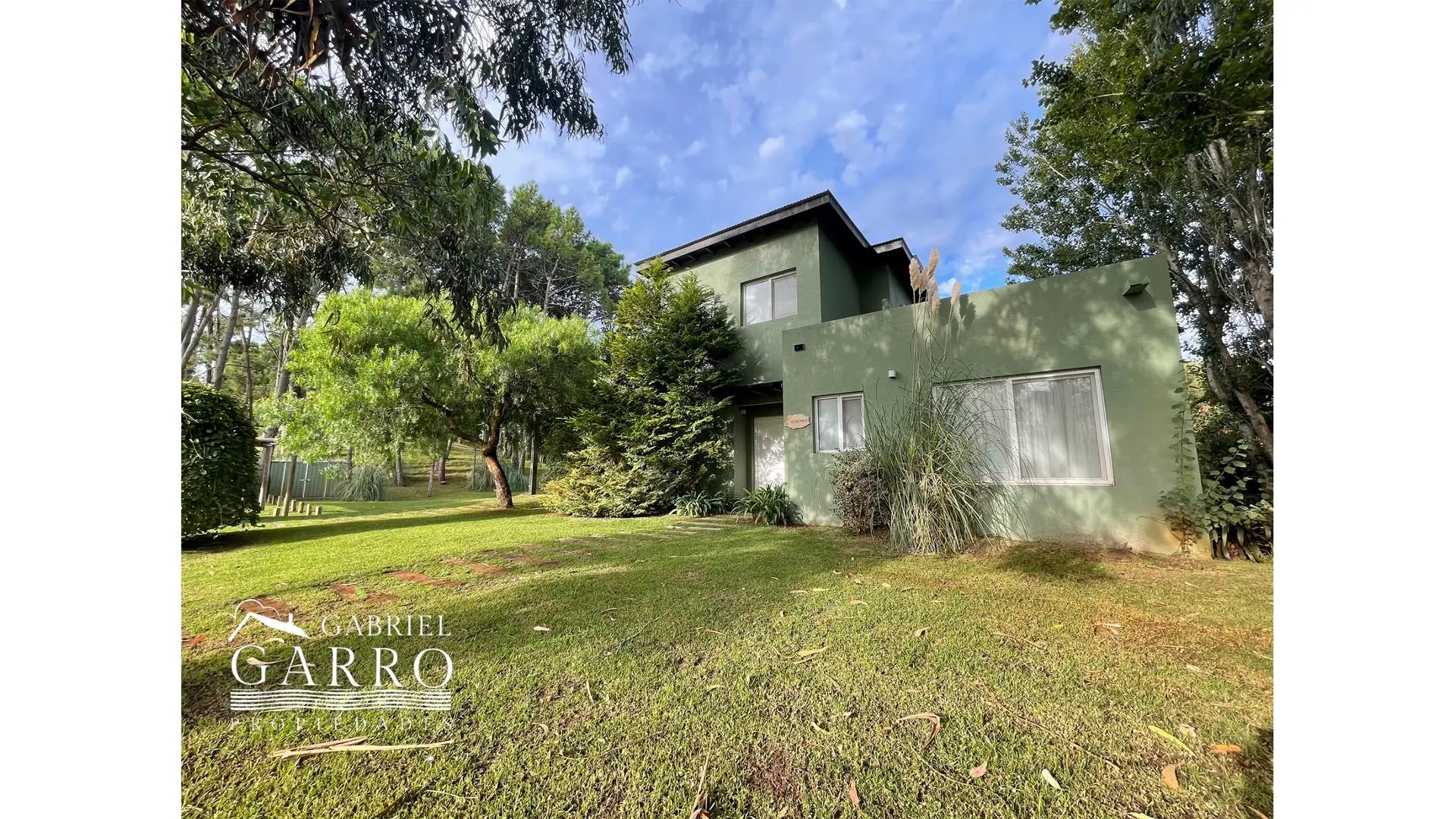Casa en Venta sobre dos terrenos en Costa Esmeralda
