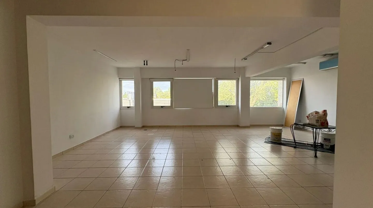 Oficina 55 m2 en Recta Martinoli Moderna con Bajos Gastos