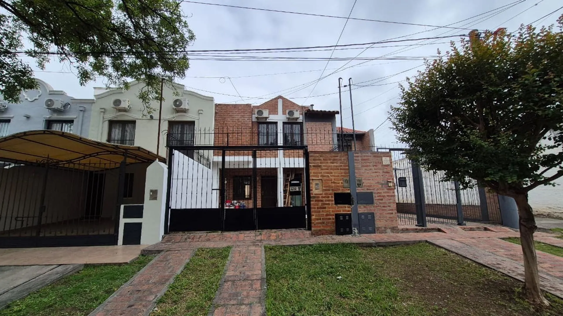 Duplex en alquiler.  Av Libertador 3000, Grand Bourg