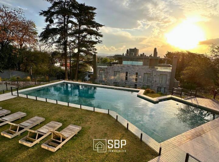 Departamento · 270m² · 8 Ambientes · 1 Cochera