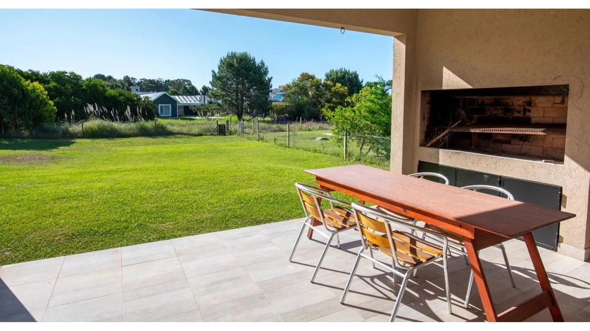 Venta Casa Costa Esmeralda Barrio Deportivo