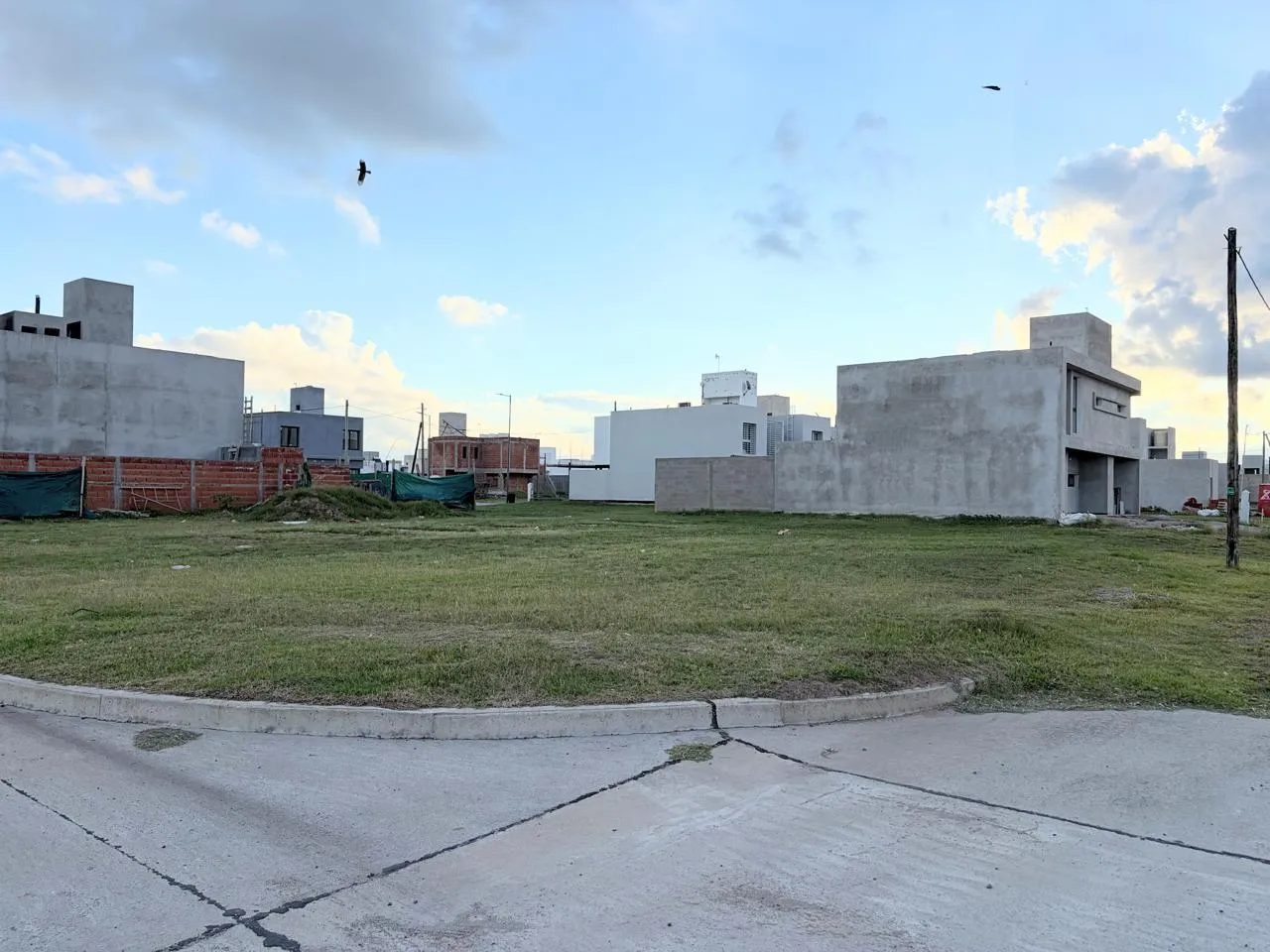 RINCONES DE MANANTIALES FRENTE A ESPACIO VERDE