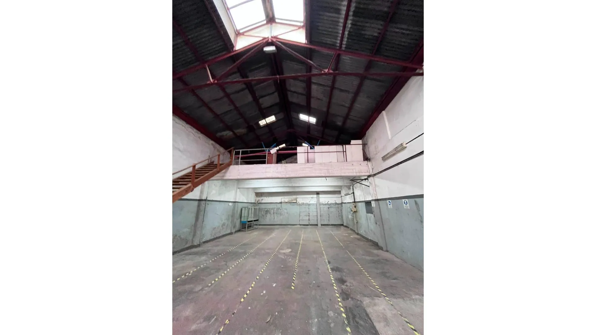 CABALLITO - Galpón comercial