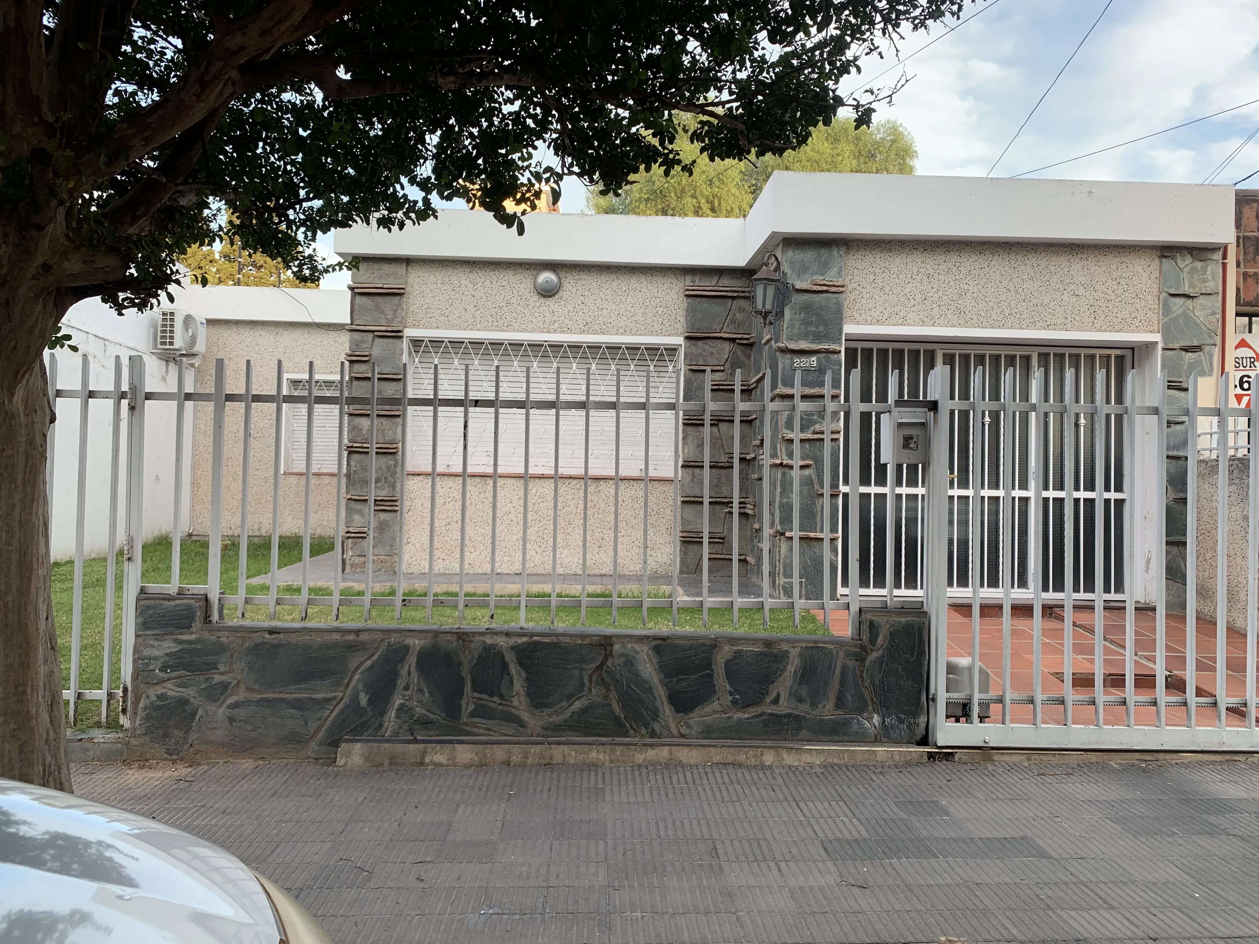 Vendo casa colinas velez sarfield con piscina amplio patio