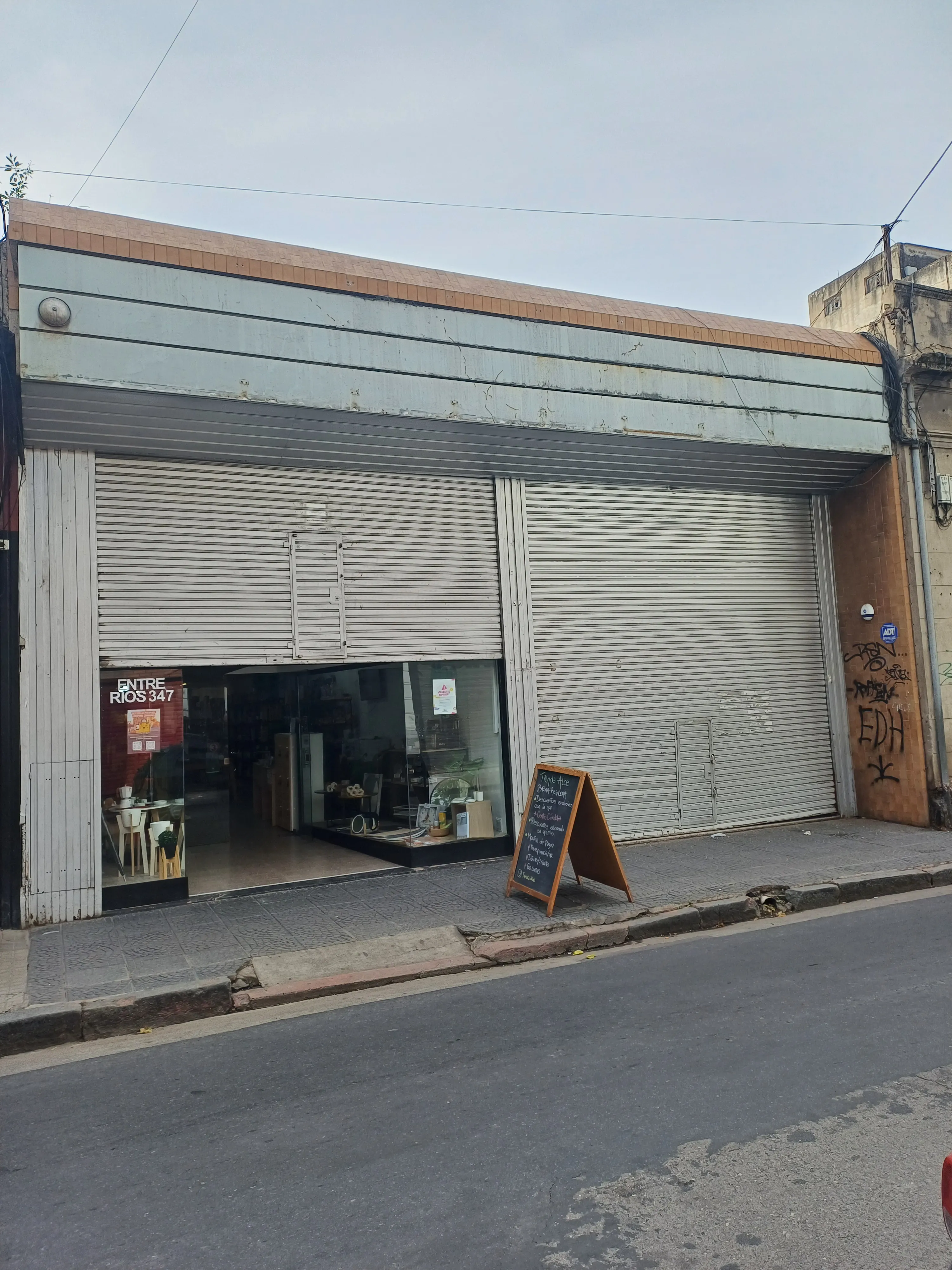 Entre Ríos 349 local comercial
