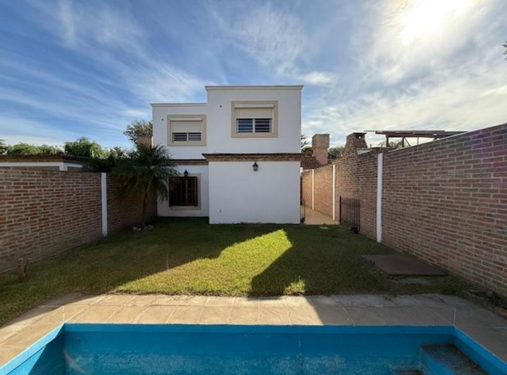 Casa · 191m² · 5 Ambientes · 2 Cocheras