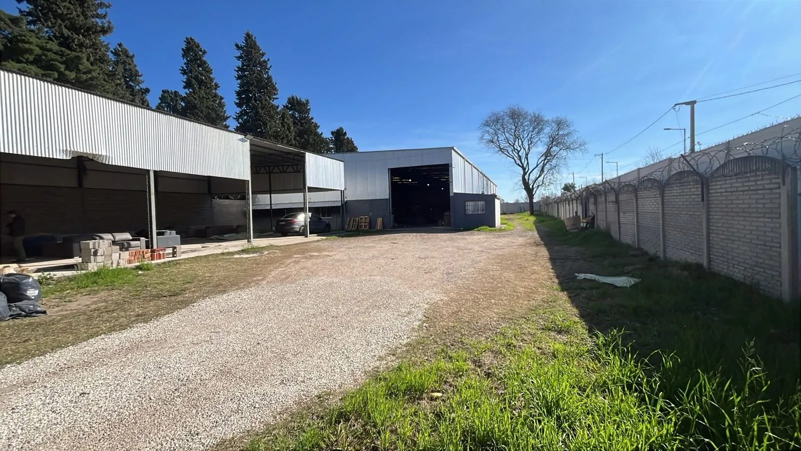 VENTA Terreno C/ 2 Galpones ! Av. Severo Melone- Chingolo GRAN OPORTUNIDAD !