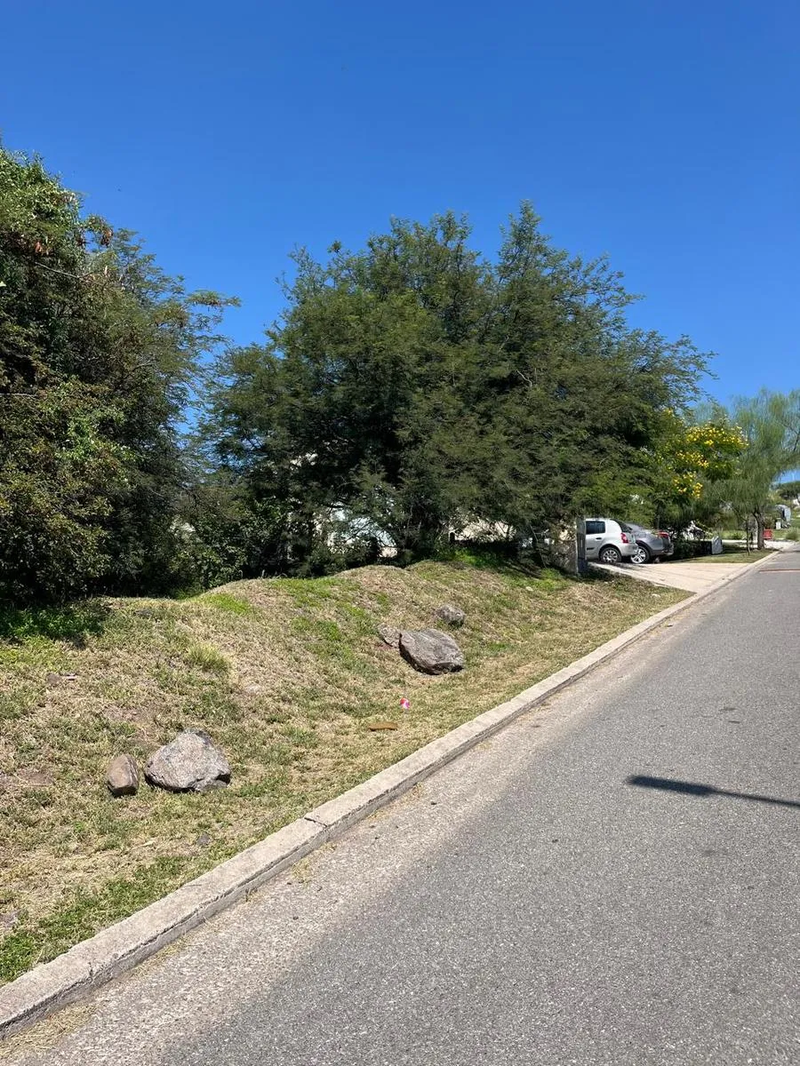 VENTA LOTE 1250 METROS EN EXCLUSIVO BARRIO LA RUFINA COUNTRY - LA CALERA