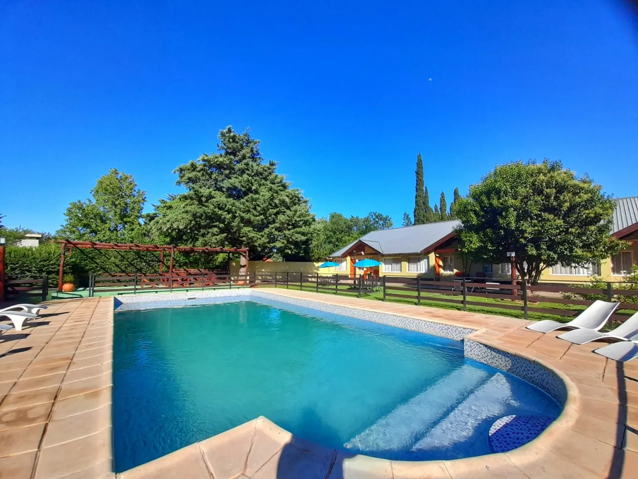 VENTA COMPLEJO DE 8 CABAÑAS + CASA - VILLA RUMIPAL, CALAMUCHITA, CORDOBA