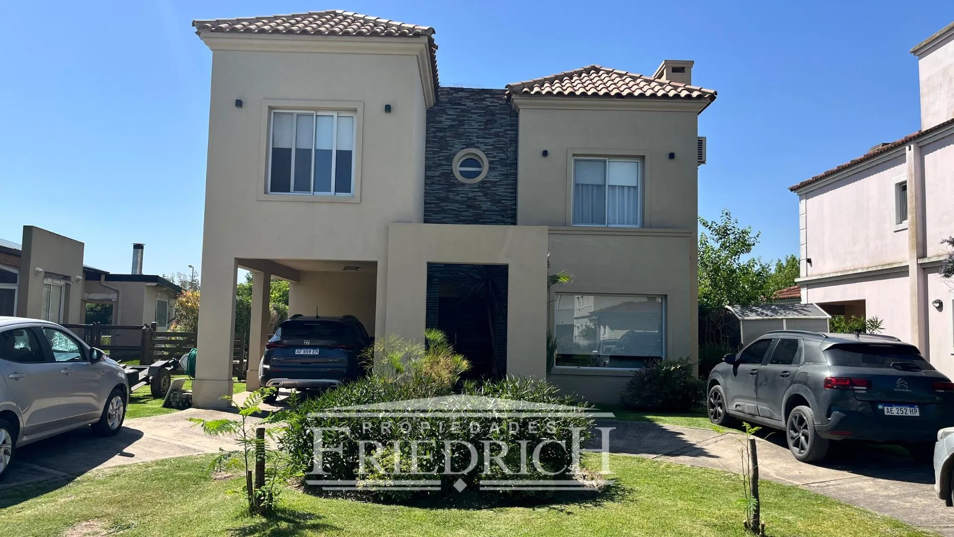 CASA EN VENTA - LUJAN DEL SOL BARRIO CERRADO - LUJAN