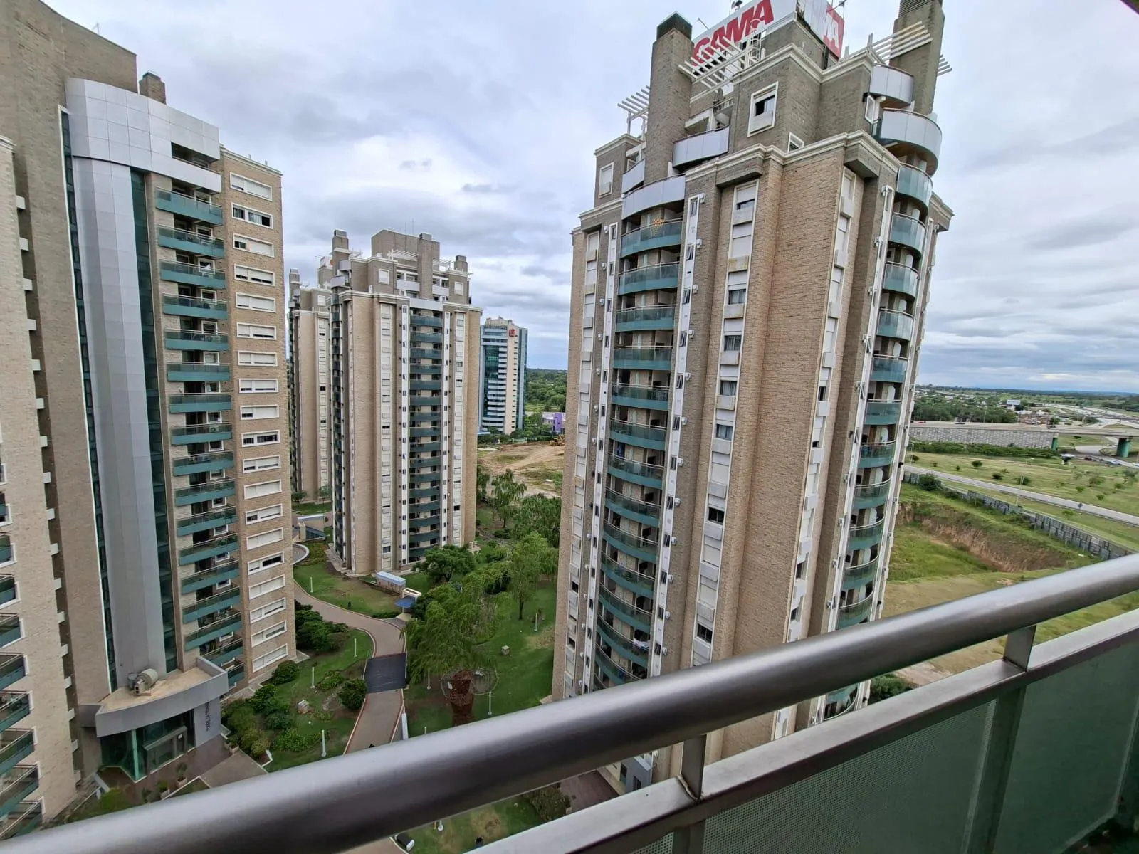 ALTOS  VILLASOL - VENTA DEPTO 3 DORM C COCHERA
