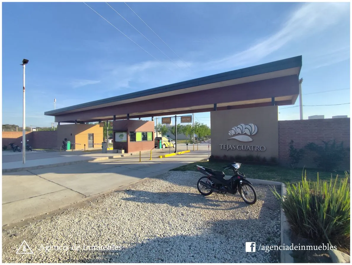 VENDE: Lote en Primera Etapa de Barrio Tejas 4 /350 m2 / Cancelado