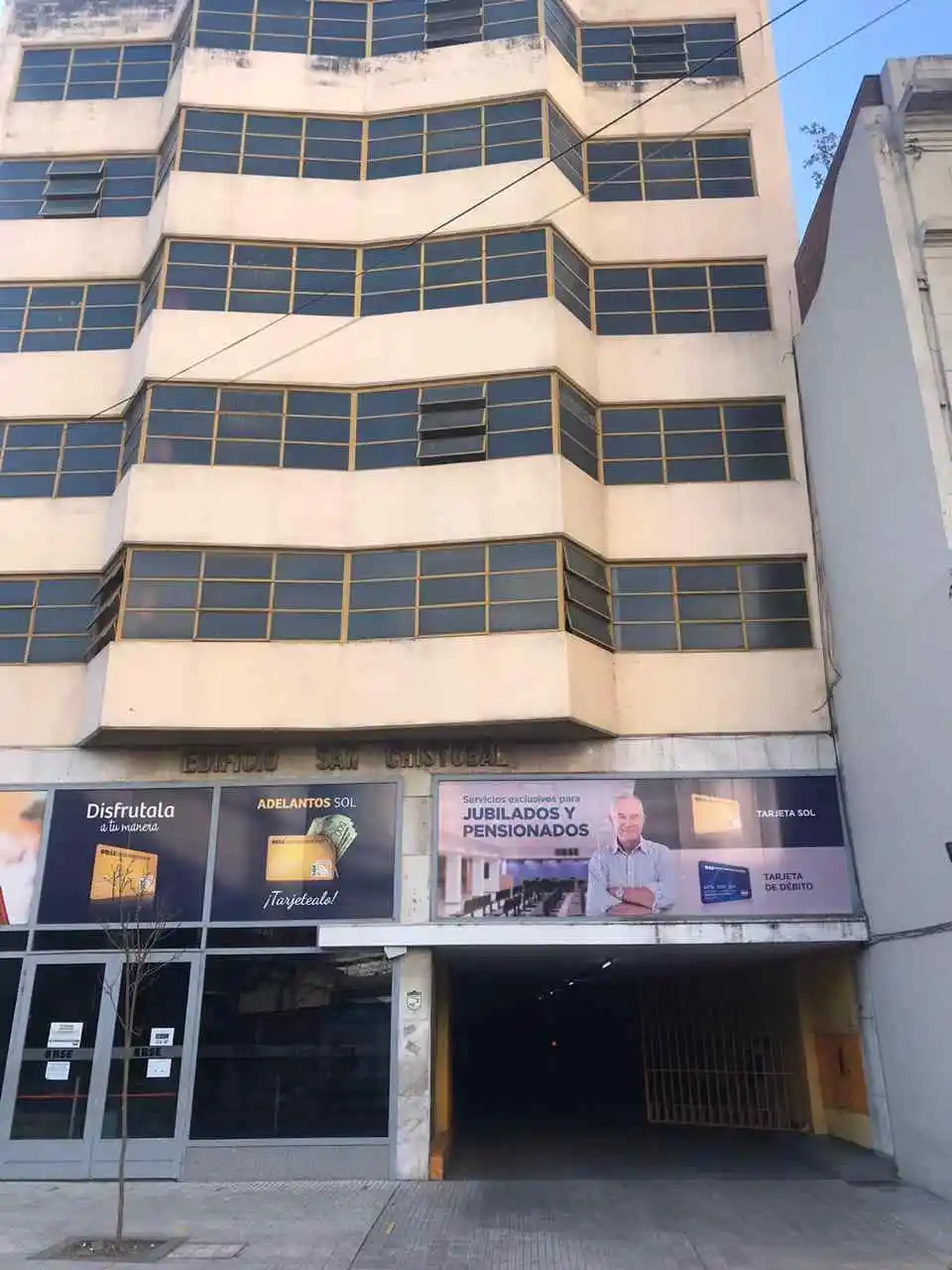 VENDO .COCHERA EN EL CENTRO GASTOS BAJOS!!! U$D 9.500