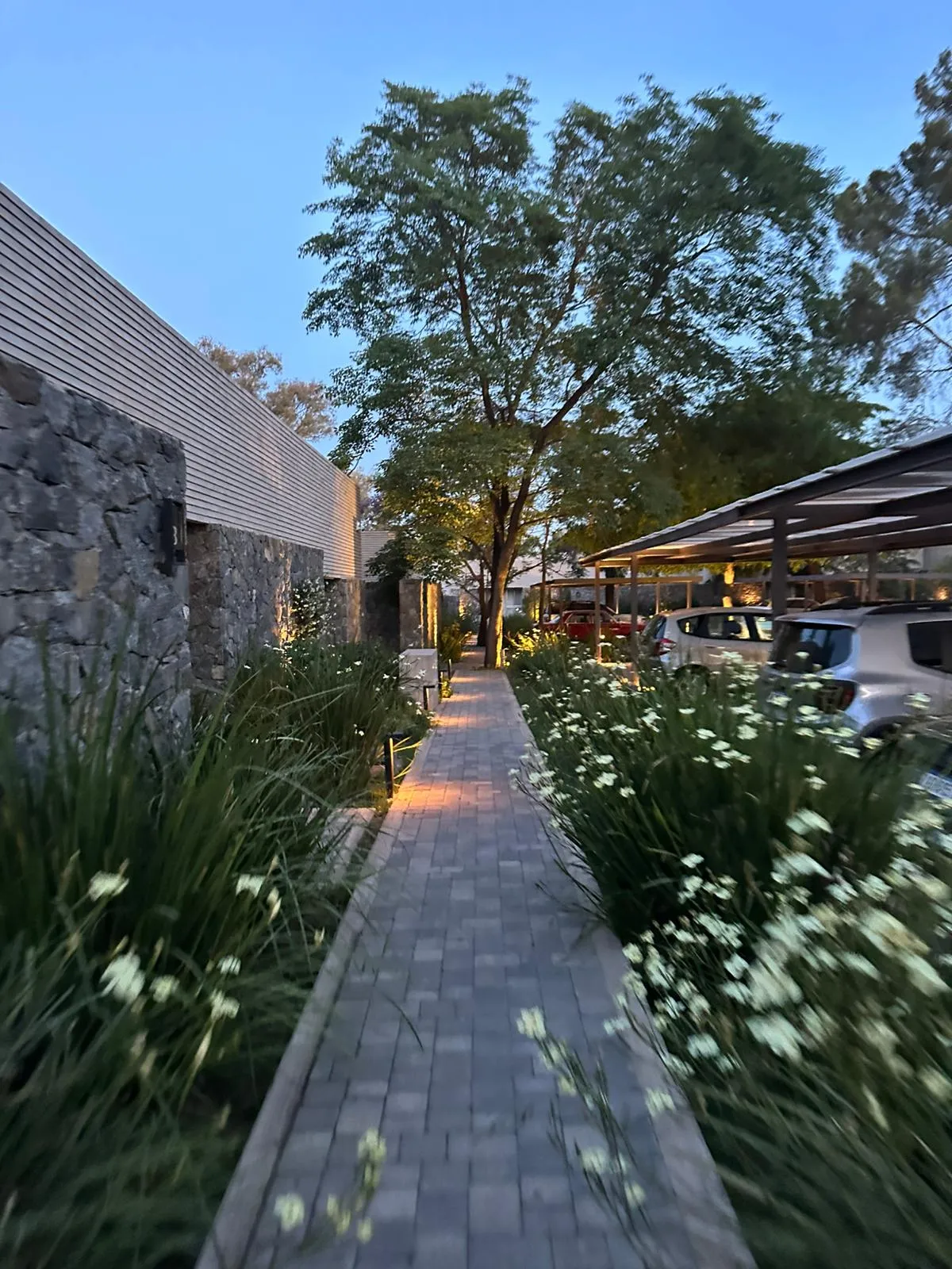 CASA EN VENTA EN VILLA ALLENDE – BARRIO GOLF – PROYECTO CASACALMA
