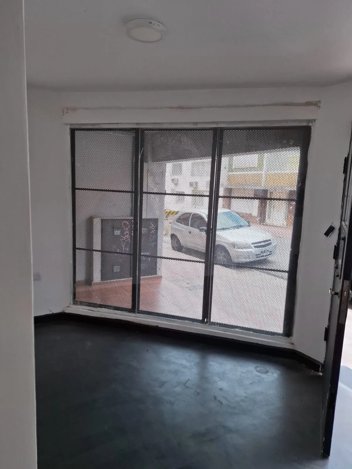 ALQUILO LOCAL COMERCIAL EN CALLE SANTA ROSA 1986 BARRIO ALBERDI