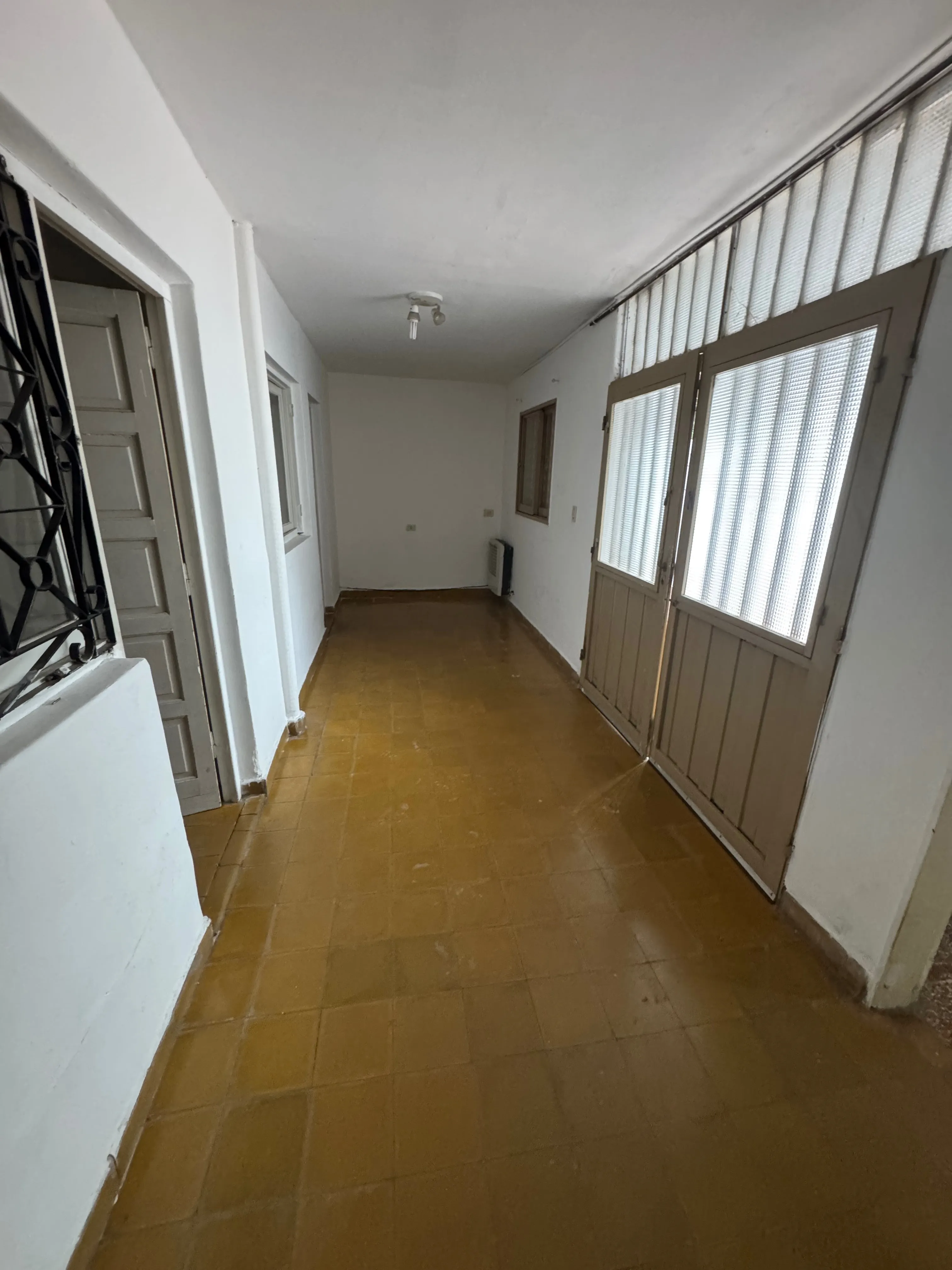 Alquilo casa 2 dormitorios 1 baño coc comedor cómoda