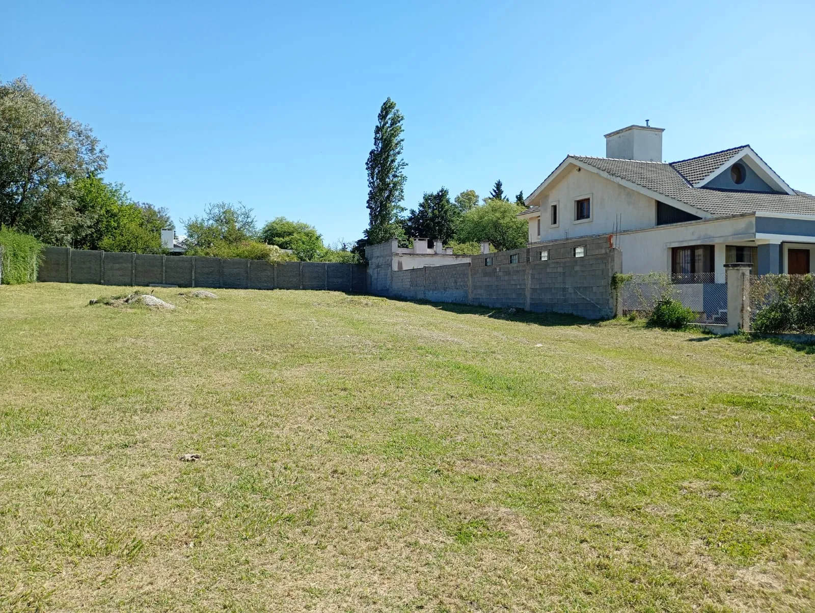 LOTE en Bº EL GOLF en ALTA GRACIA - La MEJOR UBICACION y Todos los servicios!!