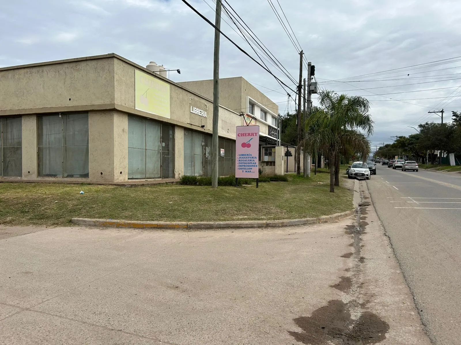 Alquiler de local comercial TALAR MENDIOLAZA
