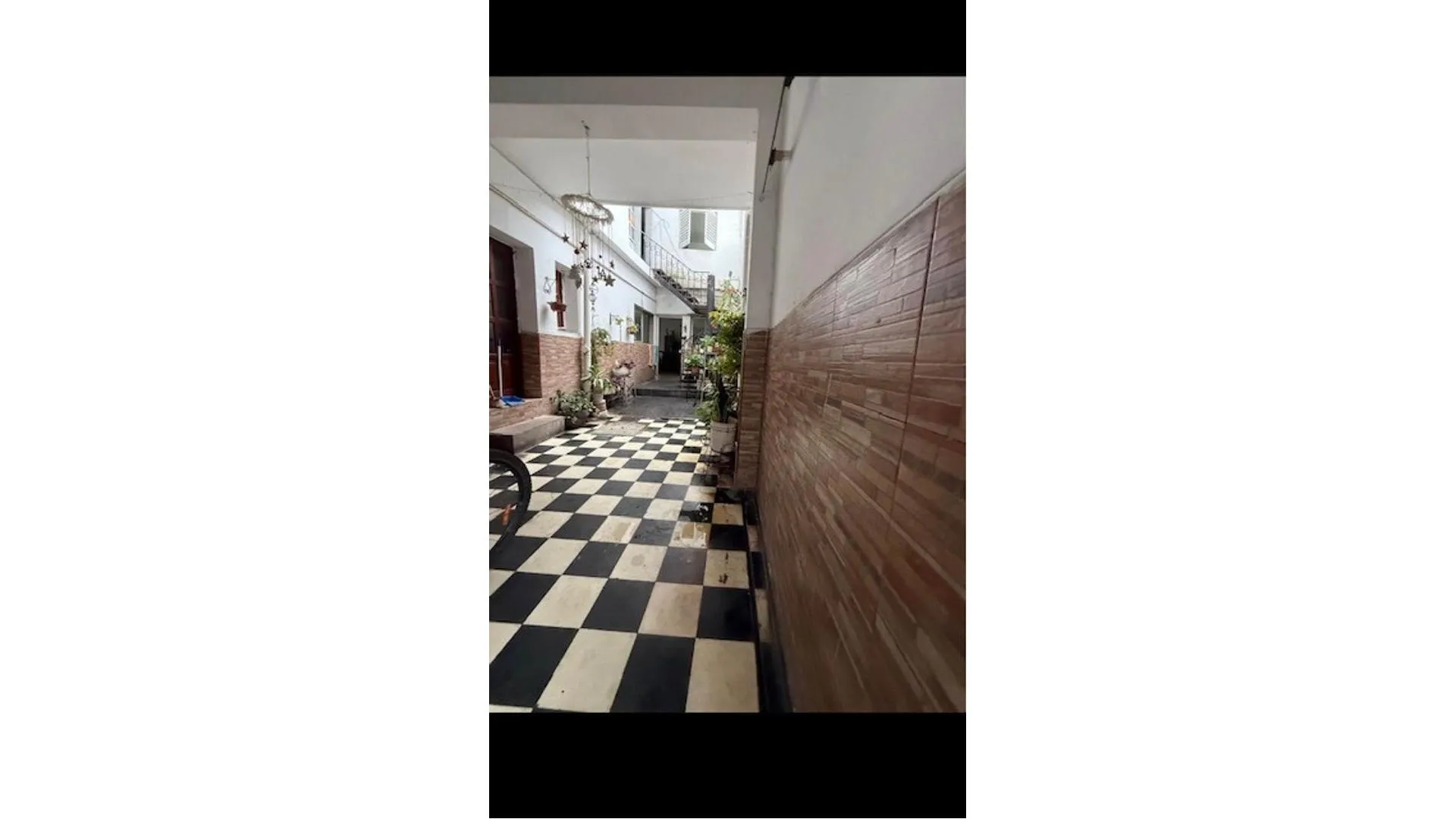 Linda Casa 5 dor vta gge local s/calle Adolfo Guemes al 900