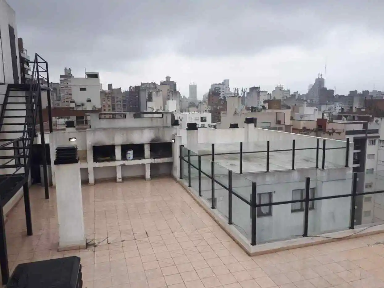 Cochera edificio Tower IV Parana y Bv. Illia