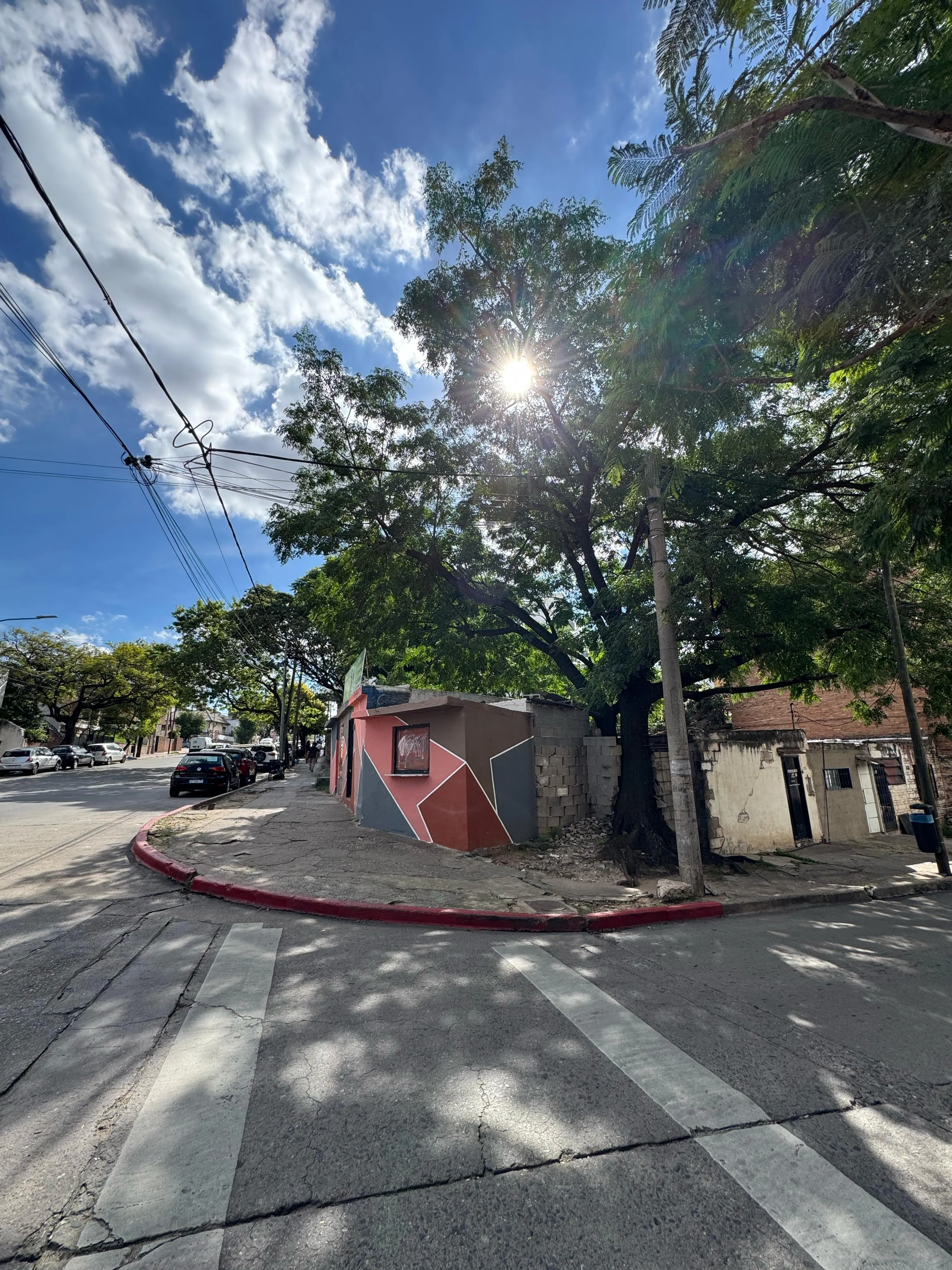 Gran Oportunidad!! Lote esquina sobre calle Duarte Quiros a mts del Shopping Nue...