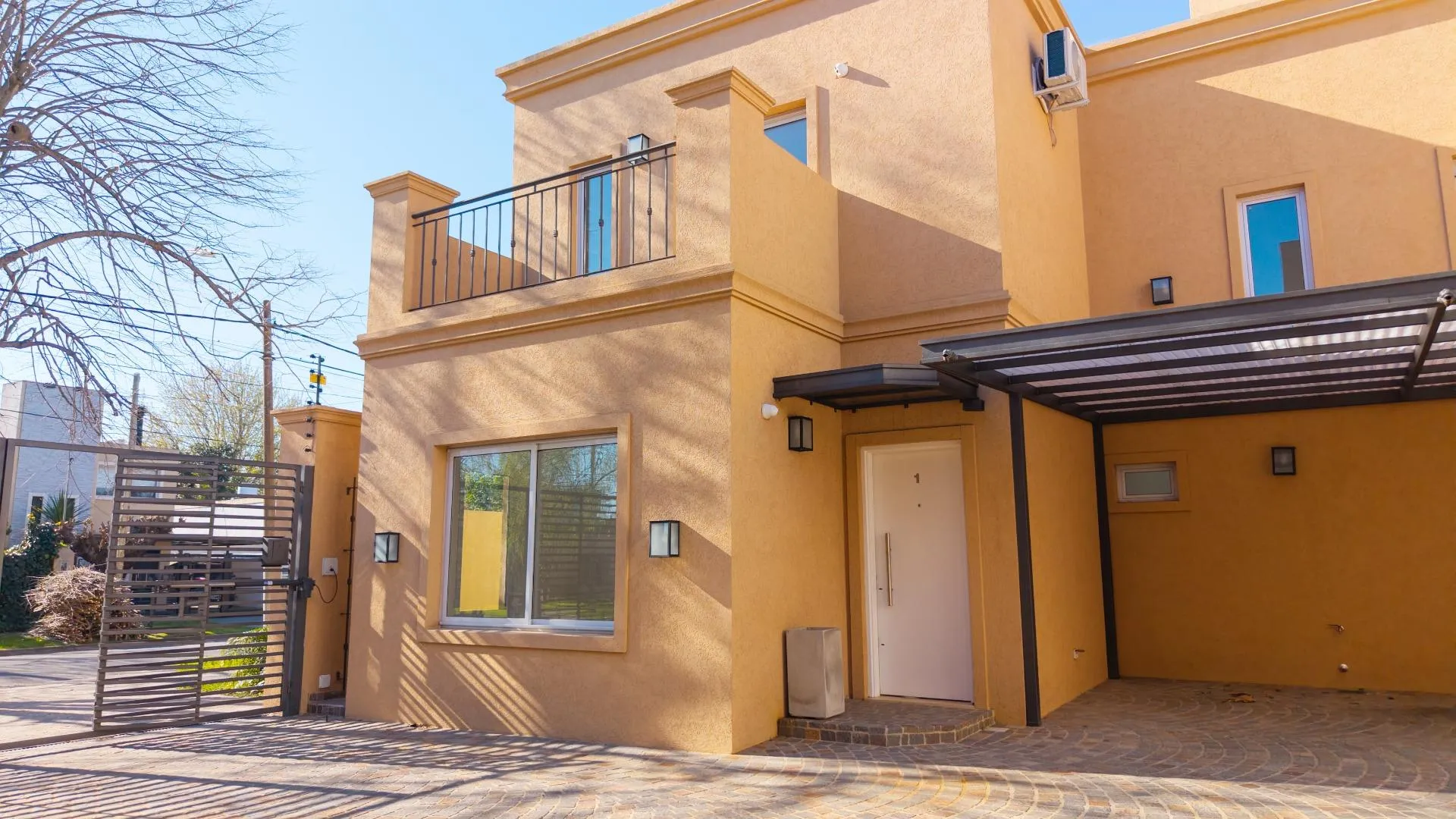 CASAS EN VENTA EN COMPLEJO DE AMBITO CERRADO
