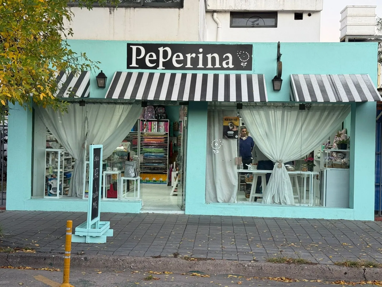 Fondo de ccio.Se vende tienda con alma propia