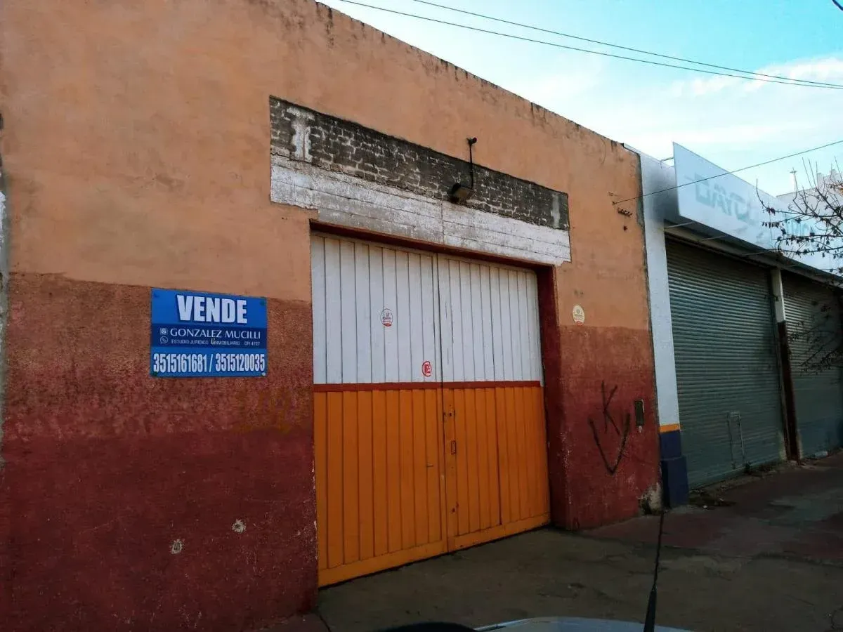 Barrio Observatorio, vendo galpón tipo industrial con oficina 355m2 con escritura.