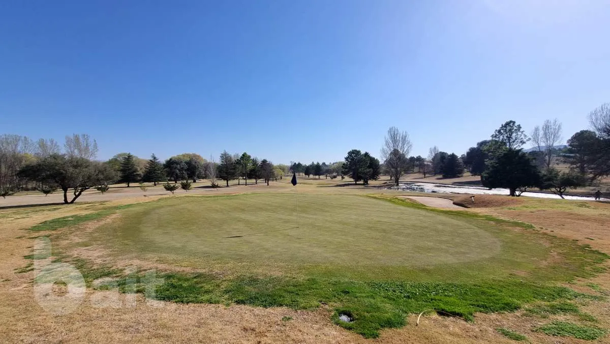 Venta de terreno de 1054 mts2 en el country Carlos Paz Golf