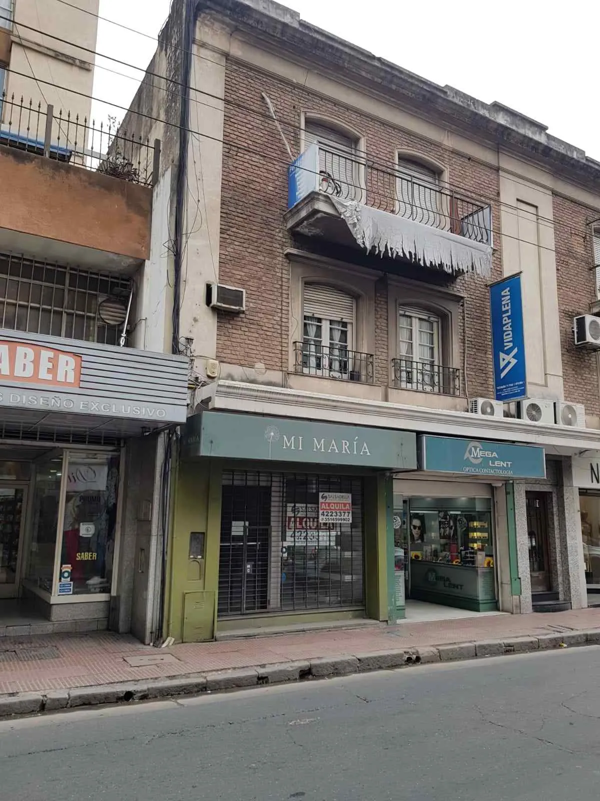 Centro Local Comercial entre 9 de Julio y Deán Funes !!!