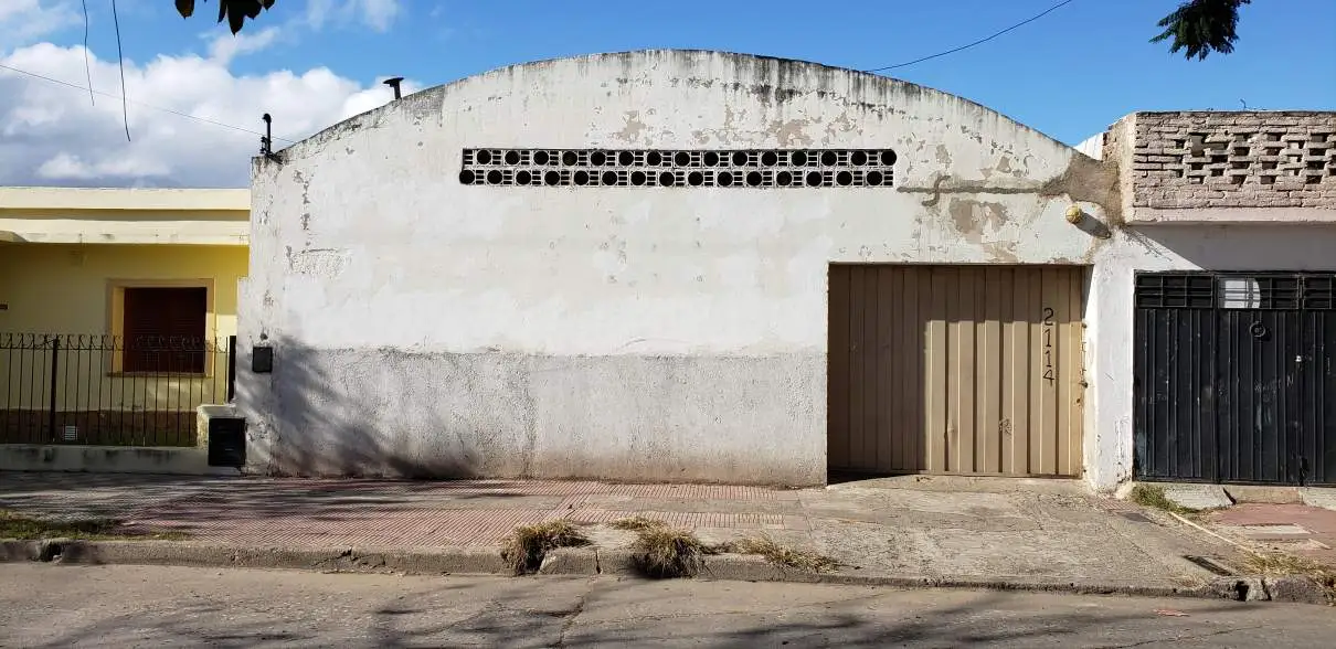 Galpón en Venta. Barrio Colón, se recibe Menor, Financiación propia en u$s!!!