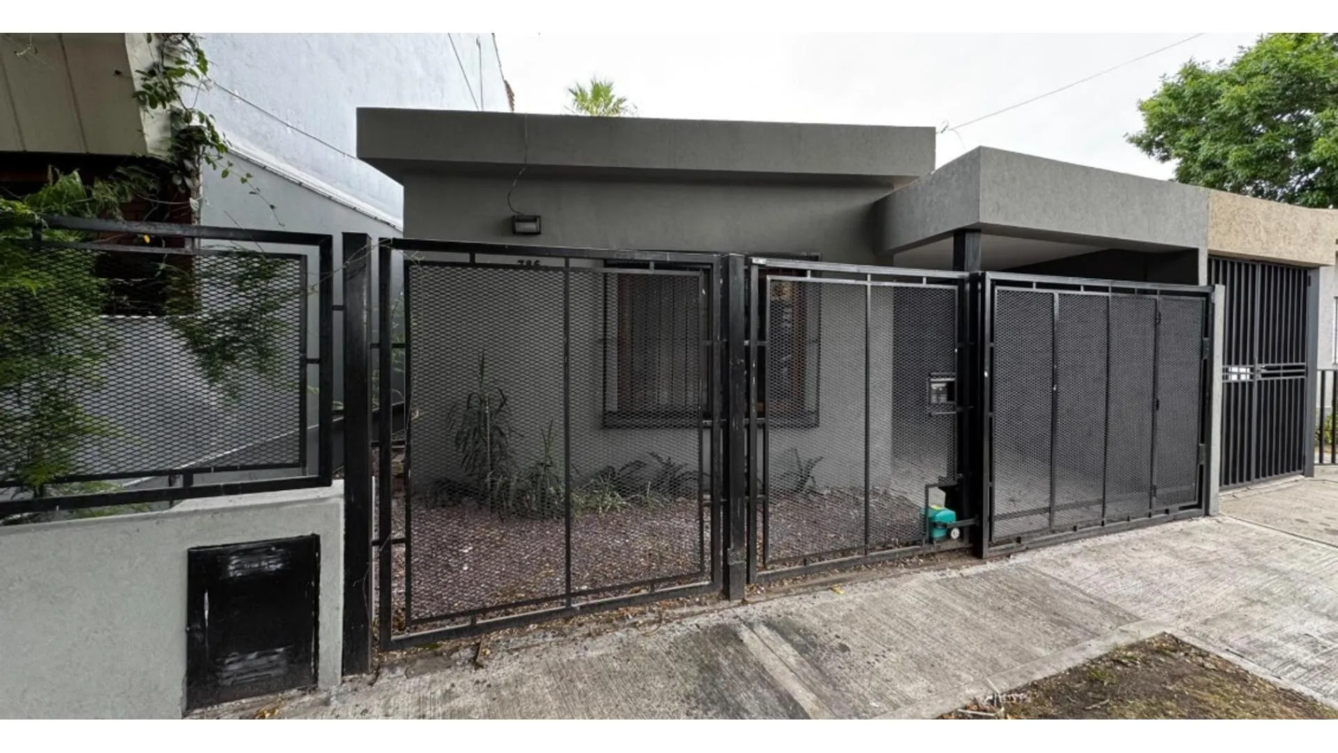 CASA PH VENTA ITUZAINGO