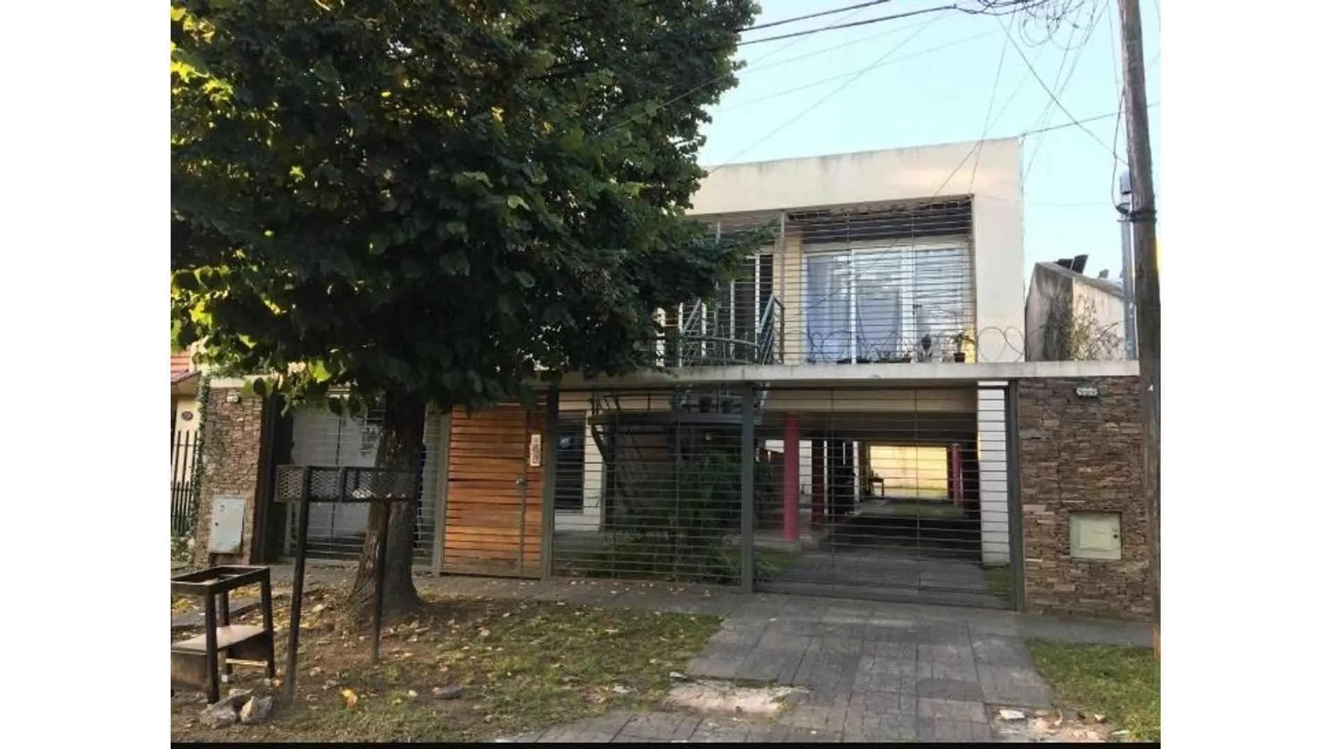 Departamento 2 ambientes c/cochera Moreno centro