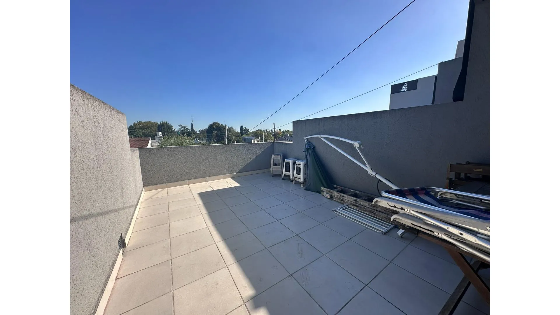 APTO CREDITO! TRIPLEX  - CON PARRILLA - 2 DORM  - PLAYROOM